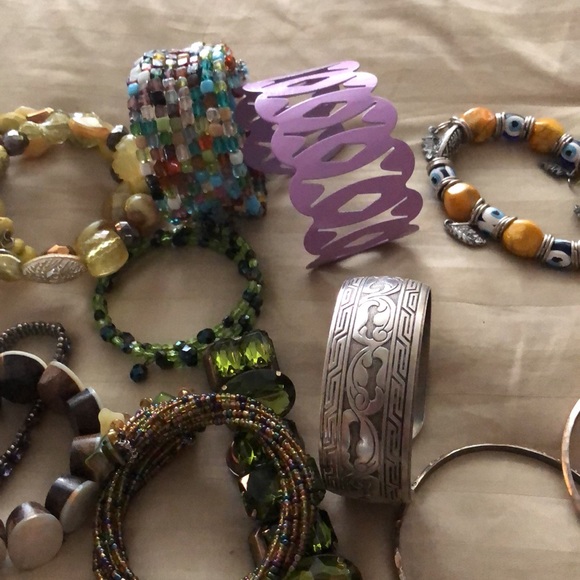 Assorted braclets - Picture 2 of 4